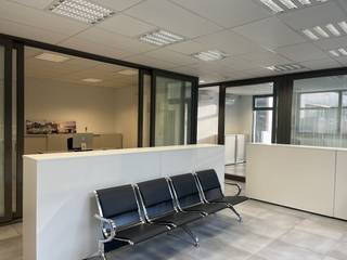 Ces espaces de pratique rénovés à louer sont situés dans un centre médical d'Audenarde, près de la N60.Les salles de pratique sont adaptées...