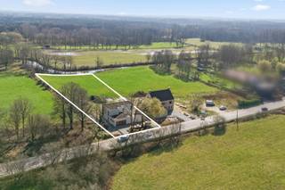 Ontdek deze exclusieve, moderne nieuwbouwvilla op een royaal perceel van meer dan 40 are, gelegen in het groene Rijmenam, op de grens met Boortmeerbeek. Geniet achteraan van een prachtig, vrij uitzicht over agrarisch gebied, ideaal voor dierenliefhebbers of voor wie houdt van rust, ruimte en een groene omgeving.<br /><br />Deze energieneutrale en toekomstgerichte villa wordt opgeleverd bij akte (± 4 maanden) en is uitgerust met verschillende moderne technieken zoals geothermie met vloerverwarming en -koeling. De villa wordt volledig afgewerkt met duurzame en hoogwaardige materialen voor een uiterst luxueuze uitstraling. Ook de tuin zal worden aangelegd, zodat u meteen zorgeloos kunt intrekken.<br /><br />Ontdek deze villa nu al via de grondplannen en video’s op onze website: www.imovastgoed.be<br />Alle vermelde prijzen zijn exclusief btw (21% op de constructie, 12% op de grondwaarde).<br /><br />Voor meer informatie of een bezoek kunt u ons steeds contacteren op het nummer 015/21.21.21 of via olivier.lievens@imovastgoed.be.<br />En als u zich afvraagt wat uw eigen woning waard is, neem dan gerust contact op voor een gratis waardebepaling.