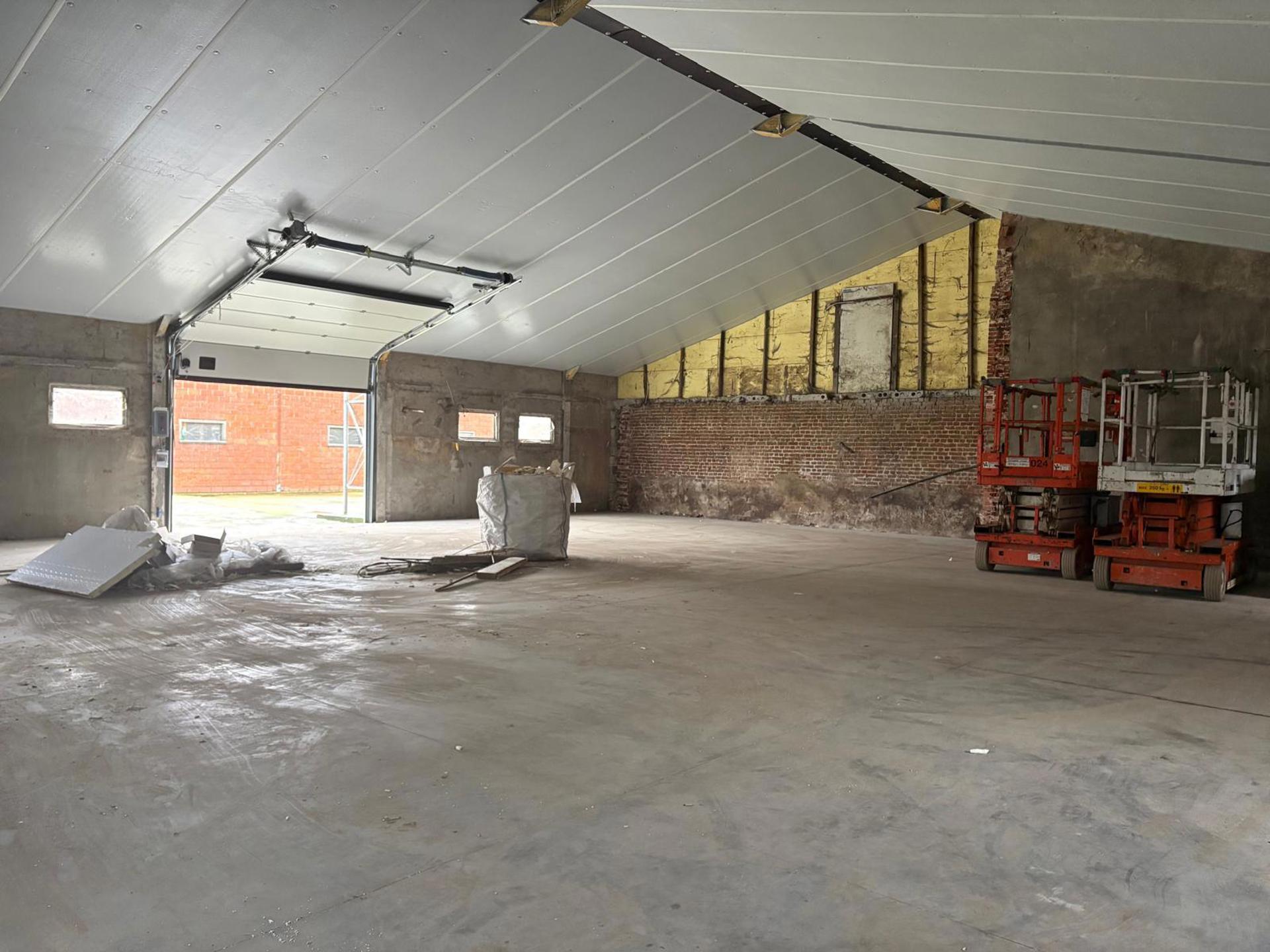 Te huur Geïsoleerde loods (225 m²) in Torhout - foto 5