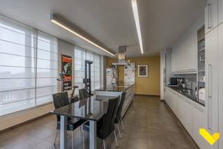 Luxe Penthouse van 314 m² met 35 m² Terras en Prachtig Uitzicht op de FonteinOntdek dit exclusieve penthouse van maar liefst 314 m² woonoppervlakte,...