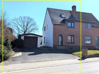 Graag bieden wij u deze instapklare, energiezuinige woning aan met grote tuin en garage. De woning werd als volgt ingedeeld: inkomhal met...