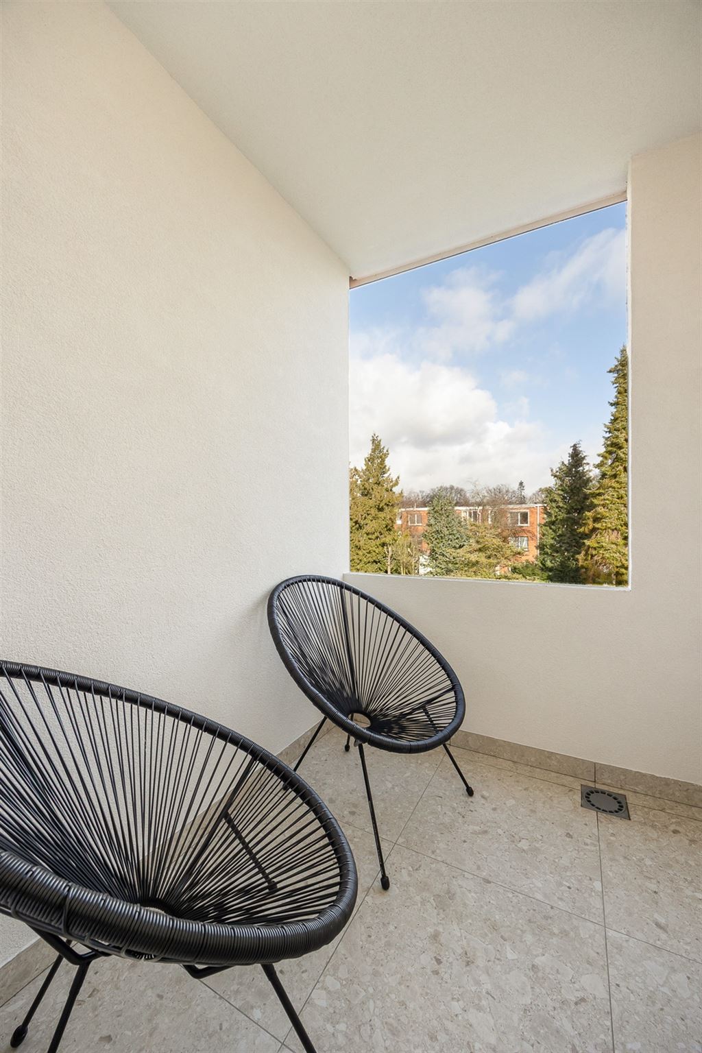 Volledig gerenoveerd appartement met terrasje - foto 4