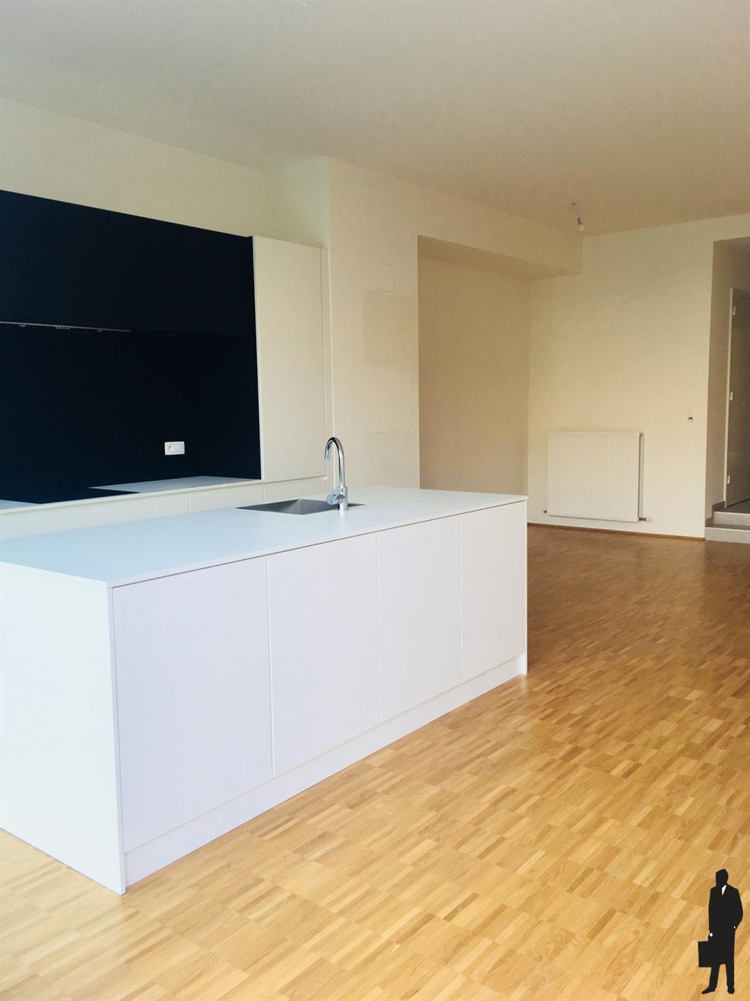 Gezellig gelijkvloers appartement met 2 slaapkamers en mooie tuin - foto 2