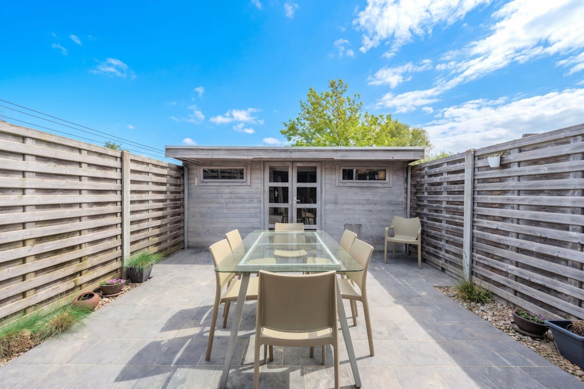 Maison prête à emménager avec une terrasse ensoleillée au centre de Middelkerke ! - photo 4