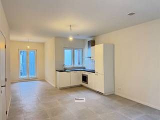 Nieuwbouw studio van 45 m² met terras gelegen op de eerste verdieping. Onmiddellijk beschikbaar. Geen maandelijkse kostenAlle nuts voorzieningen zijn...