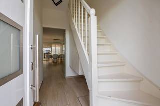 We vinden dit pareltje aan de Rupel in de Edward Claessenslaan te Niel, centraal bij winkels scholen, openbaar vervoer en levendige centrum,...