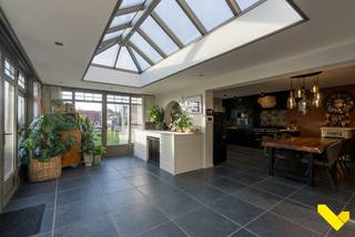 Charmante, volledig gerenoveerde gezinswoning met praktijkruimte, verwarmd zwembad en poolhouse — hartje Tessenderlo-HamOp zoek naar een instapklare...