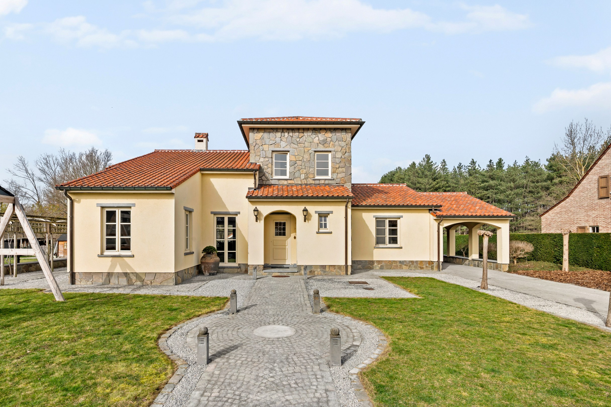 Villa with stables on a beautiful plot of 3,761m² - quiet and green location in Scherpenheuvel-Zichem. - photo 5