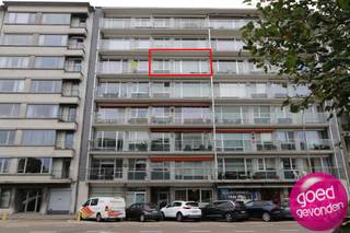 RUIM en CENTRAAL GELEGEN APPARTEMENT met 3 SLK voorzien van KELDER en GARAGEBOX en 2 TERRASENHier heeft u winkels, horeca en openbaar vervoer op...