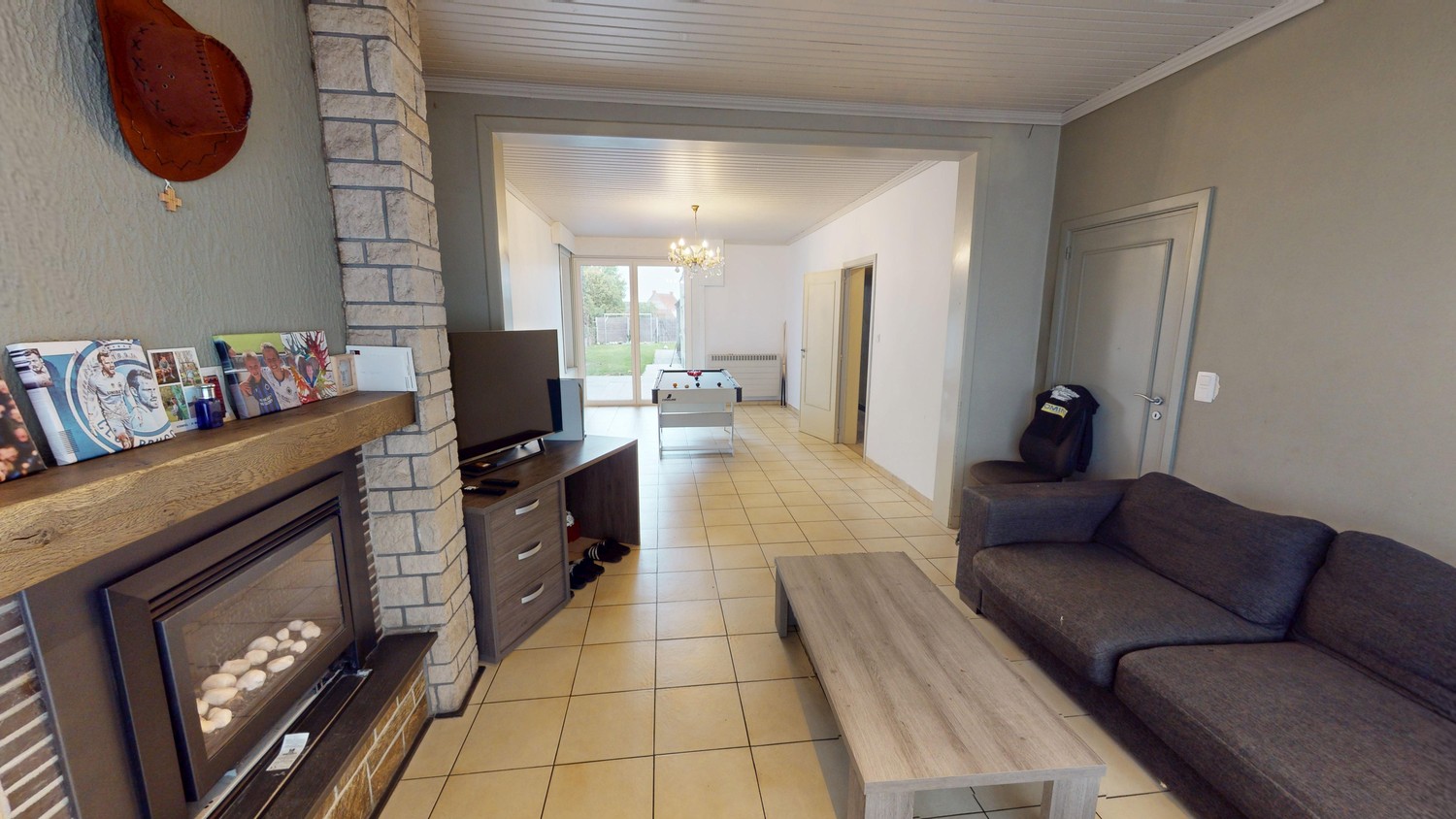 Ruime woning met 4 slaapkamers, mooie tuin en inpandige garage! - foto 4