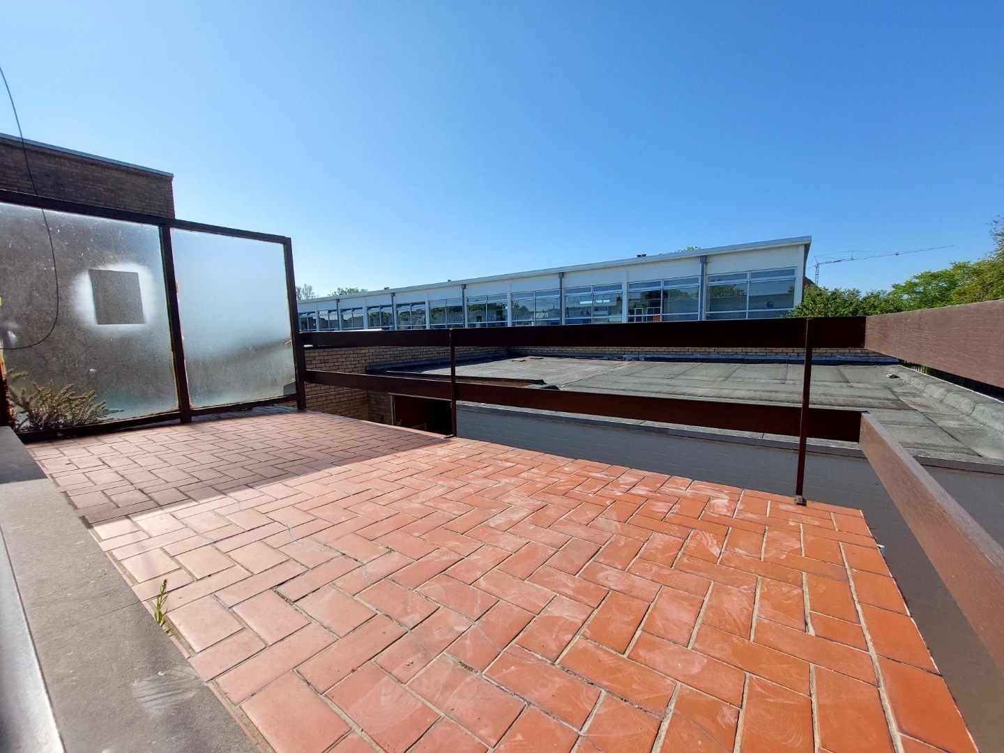 Apartment for rent in Sint-Michiels with 2 bedrooms - photo 2