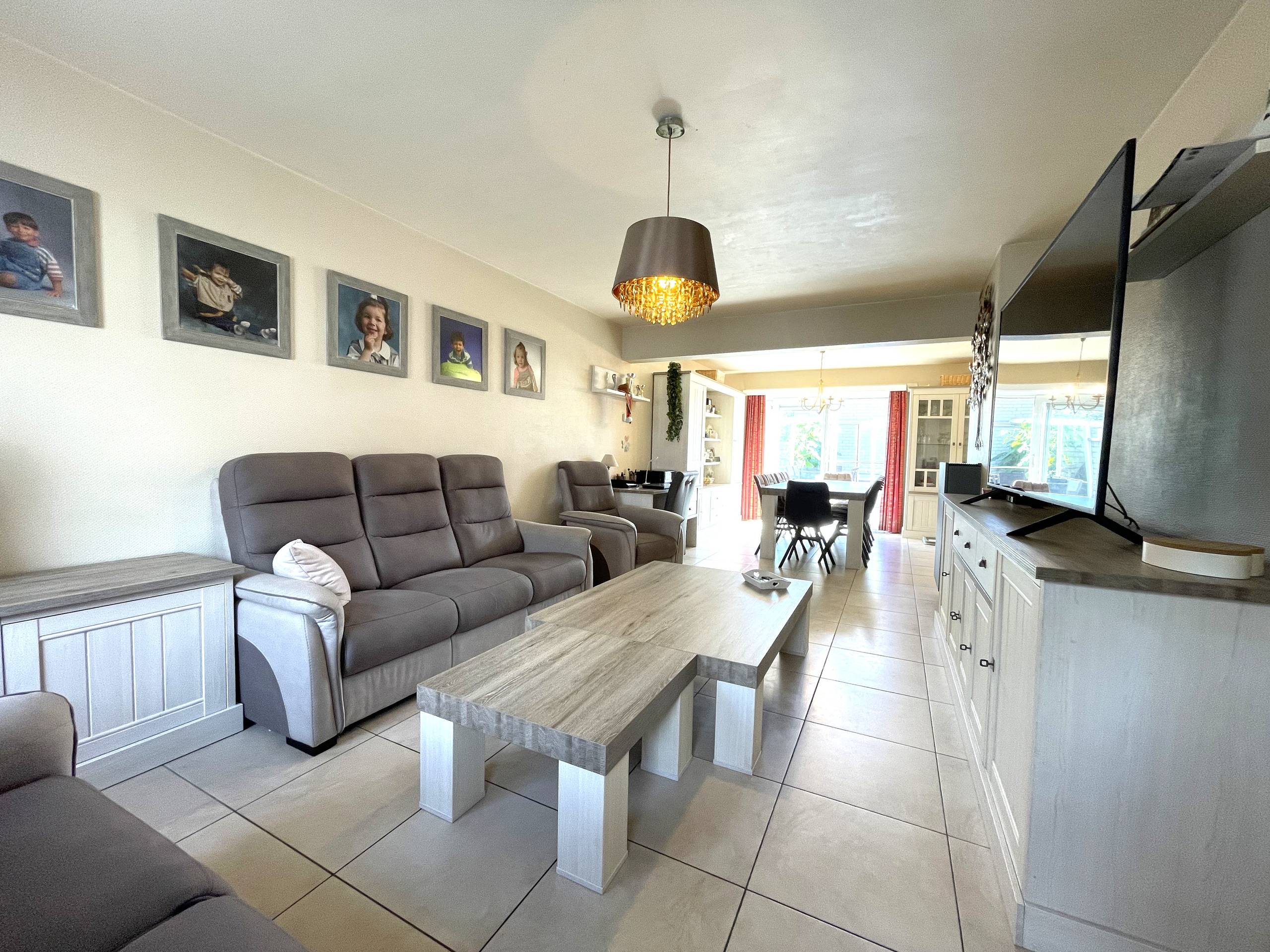 Instapklare woning met 4 slaapkamers, tuin, garage + uitweg - foto 4