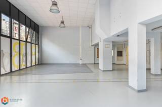 Op een schitterende locatie te Borgerhout bevindt zich dit opbrengsteigendom, bestaande uit een handelsgelijkvloers met studio. Het pand beschikt...