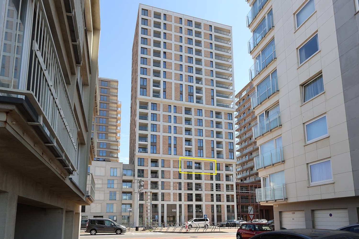 Nieuwbouw appartement met 1 slaapkamer, zonnig terras & lateraal zeezicht te Mariakerke-Oostende ! - foto 1