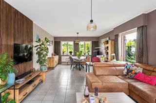 Energiezuinige villa met een verrassend ruime bewoonbare oppervlakte, residentieel gelegen vlakbij het landelijke dorpscentrum van Putte. Deze mooie...