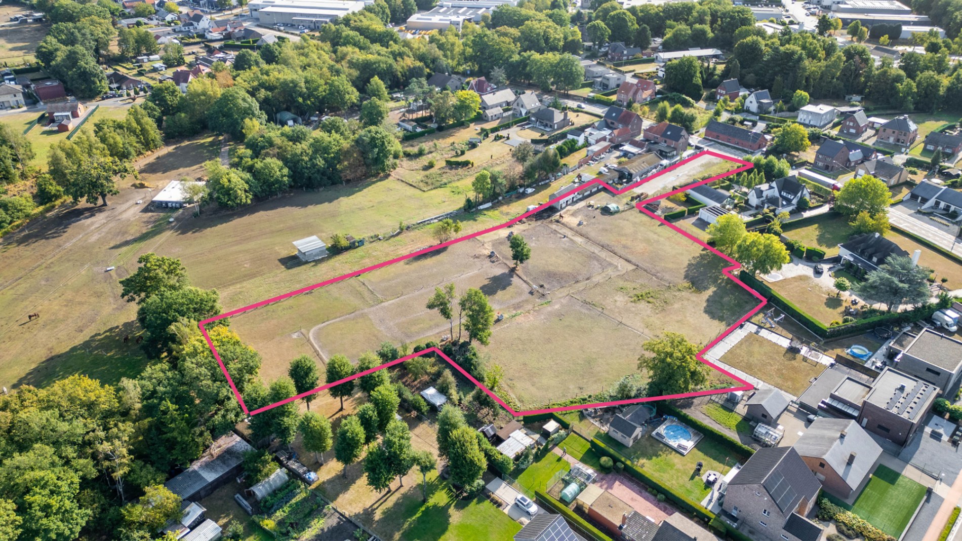 Unieke eigendom in Zonhoven: bouwgrond met 4 achterliggende percelen met een totaal oppervlakte van 11.148 m² - foto 2