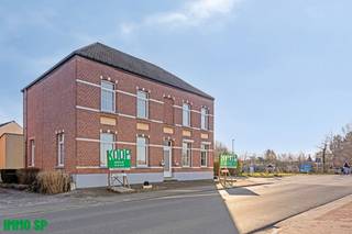 Statige herenwoning met karakter te centrum Ramsel - ideaal voor kangoeroewonen of vrije beroepen.In het centrum van Ramsel, een deelgemeente van...