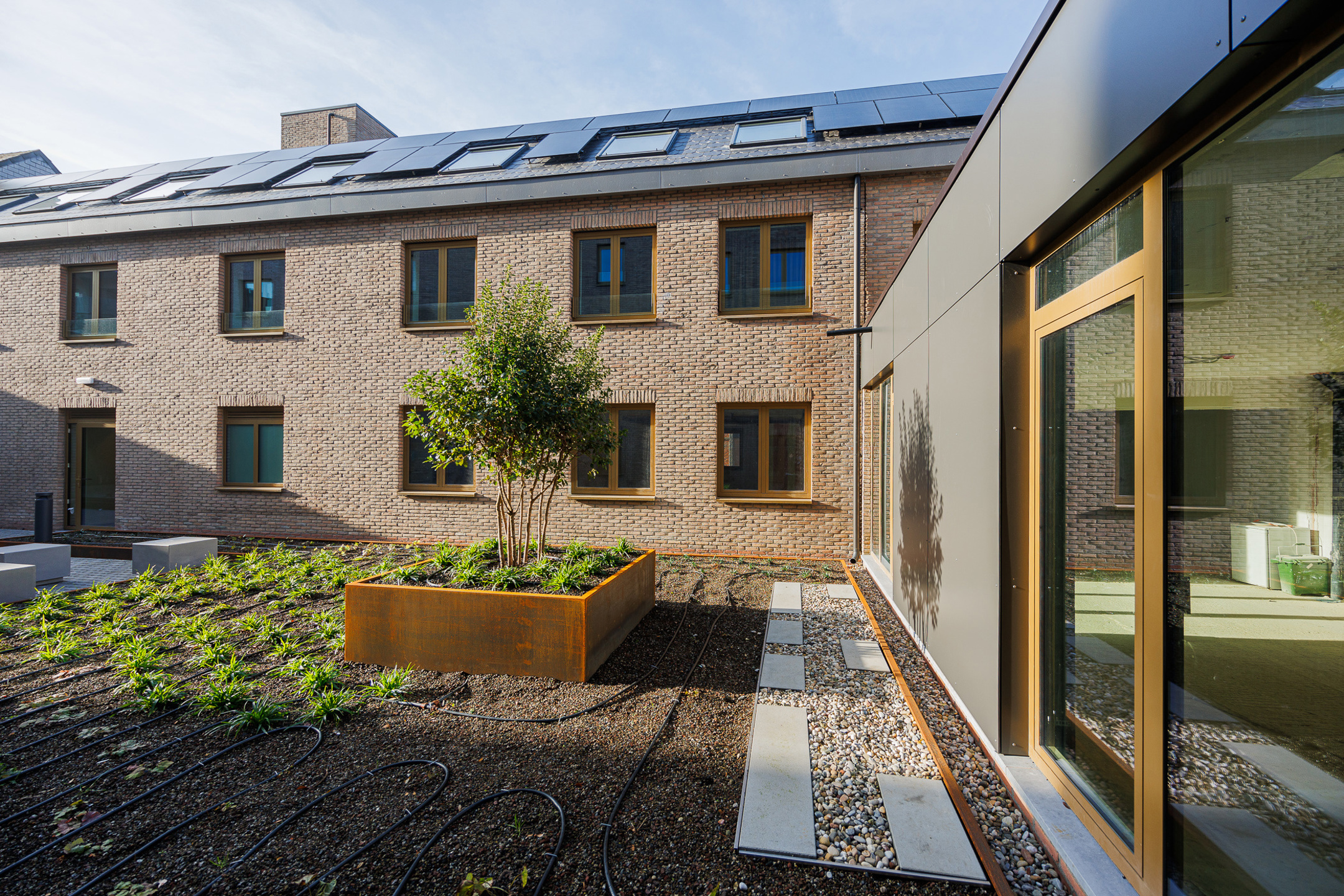 Commercial for rent in Hasselt - photo 2