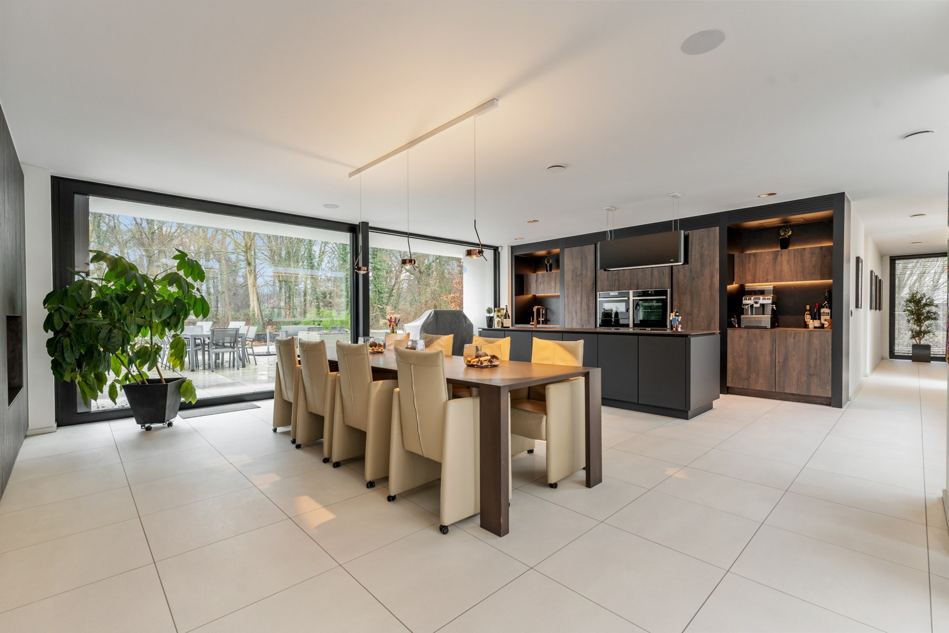 Energiezuinige building met 2 appartementen, handelsruimte en ondergrondse autostaanplaatsen in Diepenbeek - foto 4