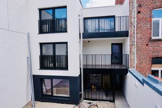 Recent appartement met terras en 1 slaapkamer te huur in hartje LeuvenDiestsestraat 89 bus 201 – 3000 LeuvenOp zoek naar een comfortabel appartement...