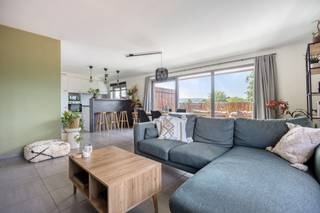 Welkom in deze kleinschalige residentie te Wilsele ! Gelegen in een appartementsblok met slechts zes appartementen, vinden we op de...