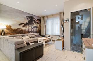 Bent u op zoek naar een nieuwe thuis?Dan is deze instapklare starterswoning precies wat u zoekt. Met drie volwaardige slaapkamers, een ruime...