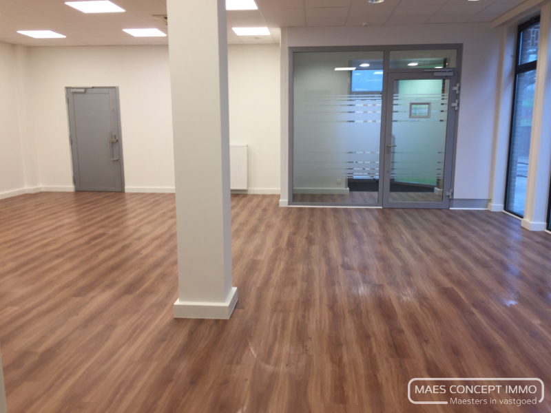 Kantoor van 180 m² te huur in Anzegem op toplocatie - photo 4