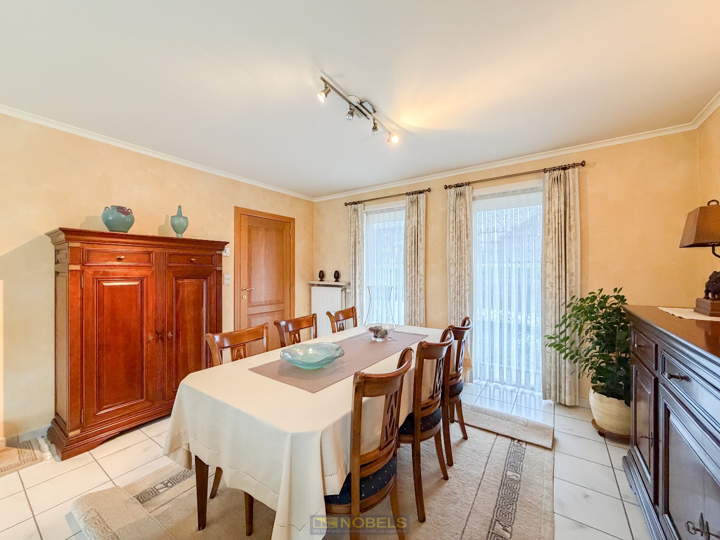 Te koop, Instapklare gezinswoning met 4 slaapkamers op ruim perceel nabij het centrum van Oudenaarde! - foto 4