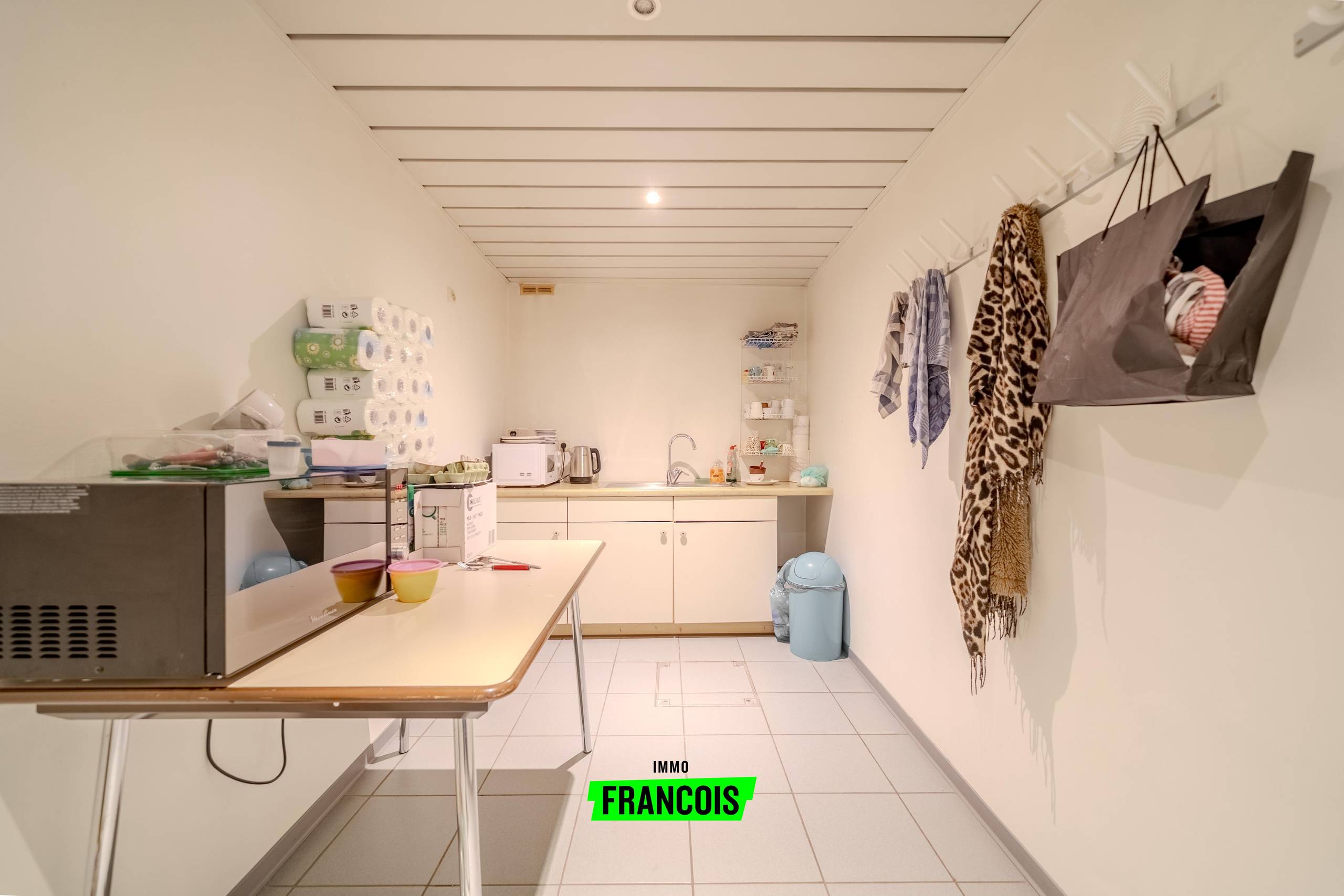 Handelsgelijkvloers op toplocatie in Diksmuide te koop - foto 5