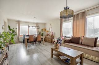 Dit lichtrijke gelijkvloerse appartement is rustig gelegen op korte afstand van het centrum van Lommel en alle voorzieningen.Via de...