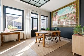 Karaktervolle, volledig gerenoveerde woning met 4 slaapkamers en zonnige tuin in het centrum van Herentals.Bent u op zoek naar een ruime en...