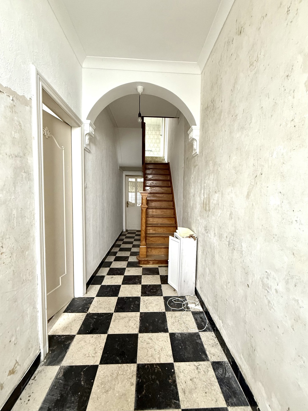 Te renoveren woning met 2 slk, garage en tuin. - foto 4