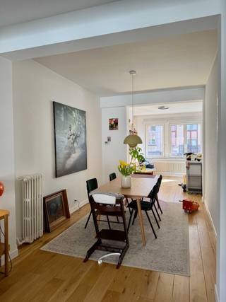 ELSENE – ULB, VUB, FLAGEYDeze woning combineert ruimte, licht en rust. Dankzij de slimme indeling en grote raampartijen geniet je van een open en...