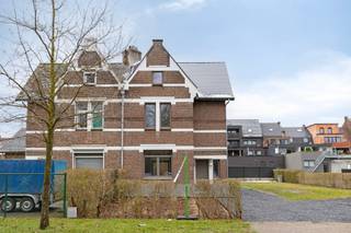 Gerenoveerde mijnwerkerswoning Louis Mercierlaan 15, MaasmechelenDeze charmante mijnwerkerswoning uit 1925 werd van A tot Z gerenoveerd met behoud...