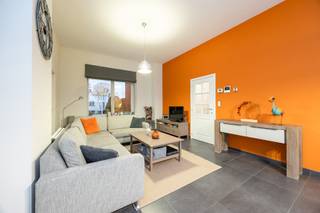 In het hart van Beerse geniet dit karaktervolle appartement van een centrale ligging met alle dagelijkse voorzieningen, openbaar vervoer en winkels...