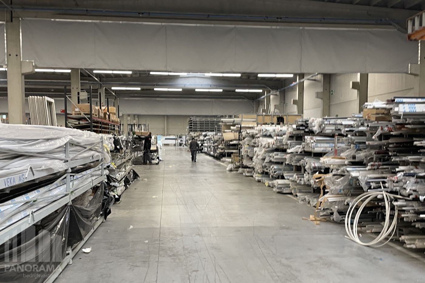 High-end industrial building of 4.432 m² along the E19 - photo 4
