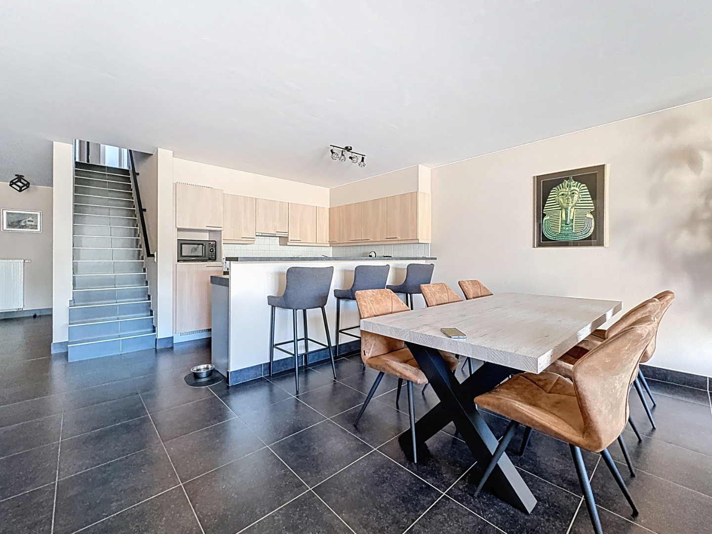 Ruim appartement met private tuin. - foto 2