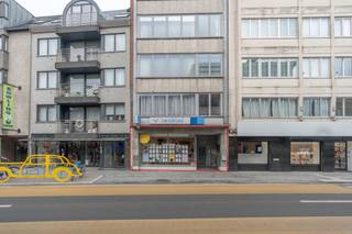 Centraal gelegen handelszaak op ideale locatie te Mol.Beschikbaar: onmiddellijkBezoek aanvragen kan via deze link:...