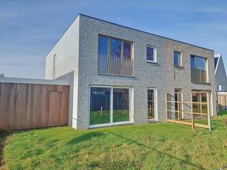 Lot 109 is een halfopen bebouwing op een grondoppervlakte van 230 m² en met een totale bewoonbare oppervlakte van 143 m². Deze woning...