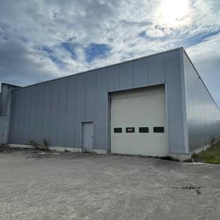 Op het bedrijventerrein van Opglabbeek (Oudsbergen), een dynamische locatie waar meer dan honderd ondernemingen actief zijn – van familiale KMO’s...