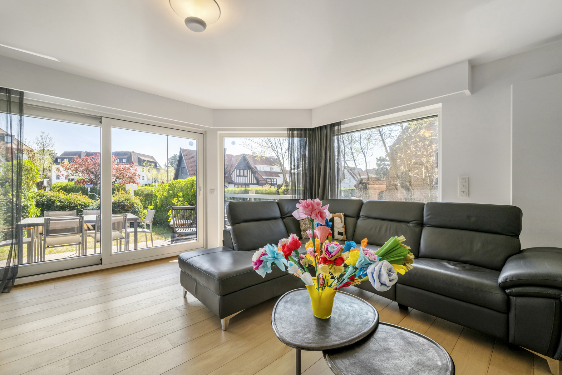 Zonnig gelijkvloers appartement centraal in het Zoute - foto 2