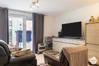 Vlakbij de bruisende winkelstraat en de Zeedijk van Nieuwpoort-Bad ligt de toonaangevende residentie Apollo.Op de vierde verdieping vinden we dit...