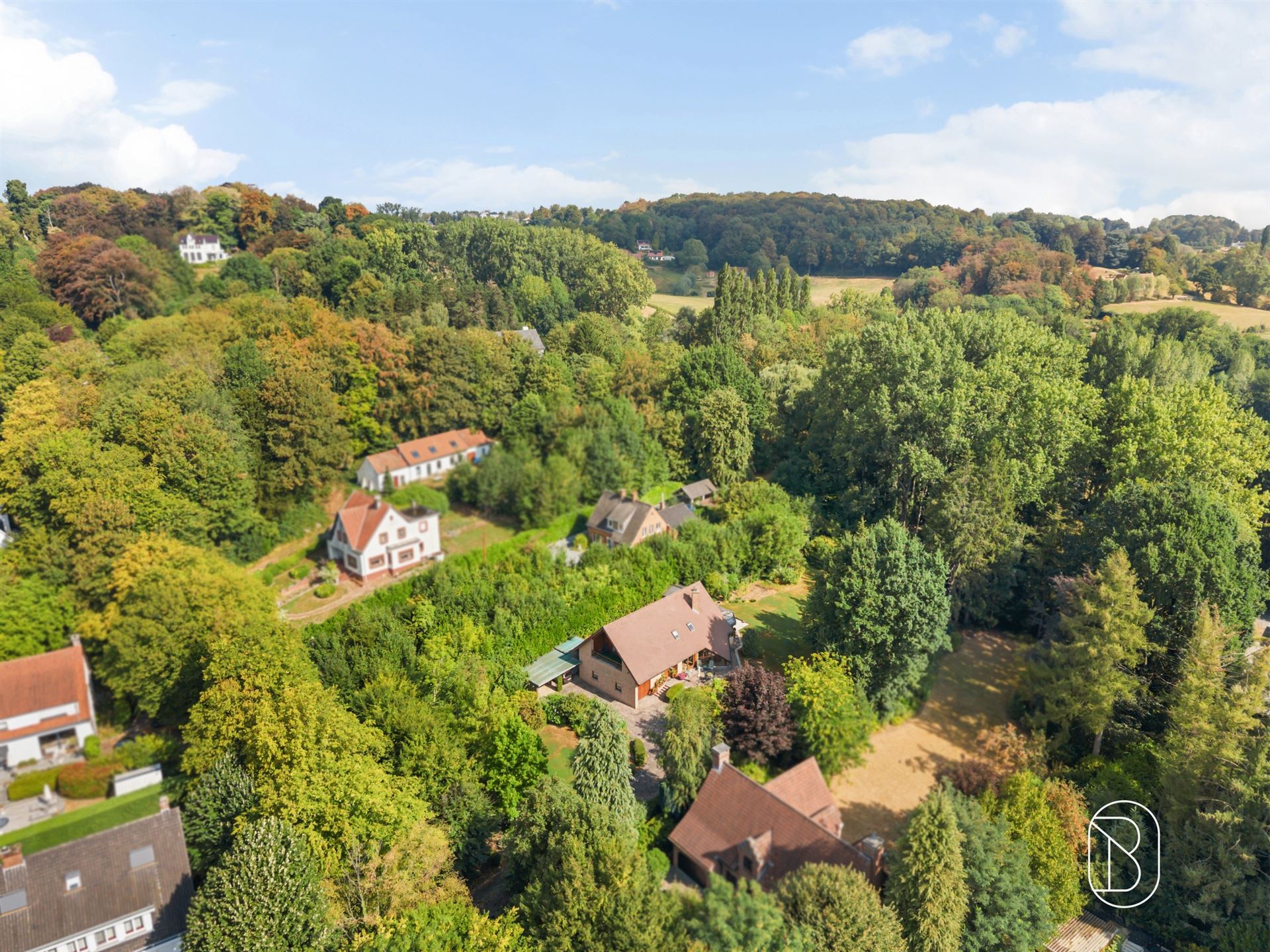 Karaktervolle villa met prachtige tuin op unieke ligging - foto 3