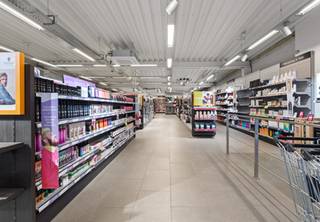 Investissez dans l’une des adresses les plus prisées du nord de Bruxelles ! Ce commerce de 250 m² bénéficie d’une visibilité exceptionnelle à deux...