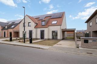 In het hart van Waardamme verrijst deze halfopen nieuwbouwwoning op een perceel van 315 m², ontworpen voor wie houdt van licht, ruimte en...