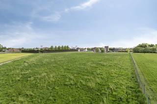In de Hulstersestraat te Ooigem (Wielsbeke) vinden we dit prachtig gelegen stuk bouwgrond met een totale grondoppervlakte van ca. 4.435 m²...