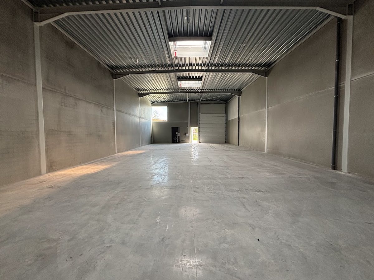 Newly built warehouse for rent in Harelbeke - photo 2