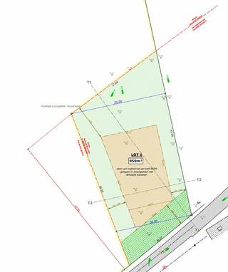 Bent u op zoek naar een uitzonderlijk stuk grond om uw droomwoning te realiseren? Dan is dit unieke perceel precies wat u zoekt. Met een totale oppervlakte van 959 m² bouwgrond, geniet u hier van ruimte, rust en prachtige landelijke vergezichten.<br /><br />Het perceel is bestemd voor de bouw van een alleenstaande nieuwbouwvilla. De bouwmogelijkheden laten een bouwdiepte van 20 meter toe bij één bouwlaag. Kiest u voor een woning met twee bouwlagen, dan bedraagt de maximale bouwdiepte 15 meter op het gelijkvloers en 12 meter op de verdieping.<br /><br />Dankzij de combinatie van bouwgrond met achterliggend agrarisch gebied biedt deze eigendom een bijzonder open en groen karakter, ideaal voor wie houdt van privacy, natuur en een landelijke woonomgeving.<br /><br />Een zeldzame opportuniteit voor wie ruim en rustig wil wonen, met alle mogelijkheden om een prachtige villa te realiseren op een unieke locatie.<br /><br />OU28644