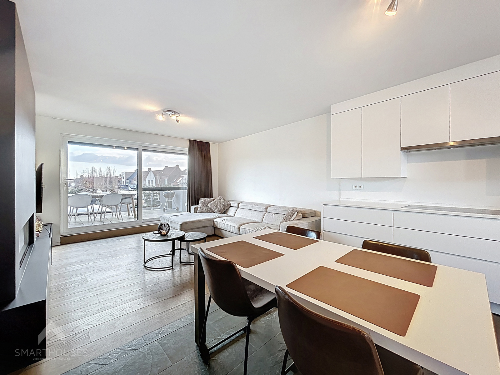 Instapklare woning met magazijn/polyvalente ruimte  - foto 4