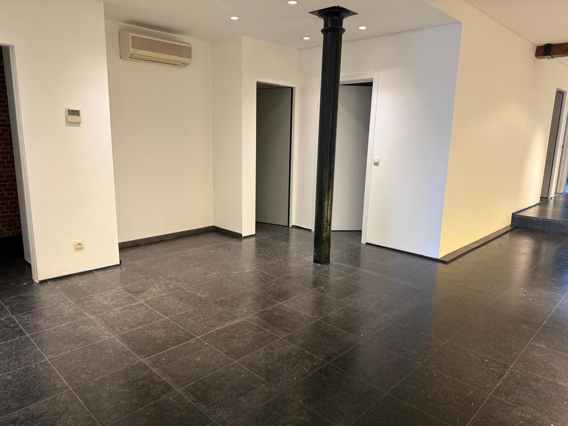 Unieke loft met karakter op het Sint-Jansplein - foto 2